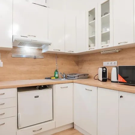 Apartment Oktogon City *