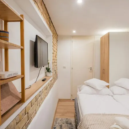 Oktogon City Apartment