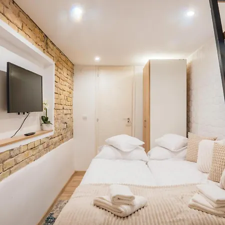 Oktogon City Apartament *